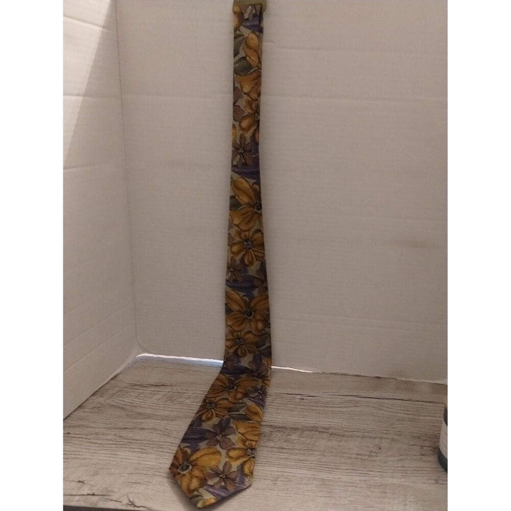 Wembley Floral Mens Tie Yellow & Purple 57" Vintage Polyester Necktie - Picture 2 of 3